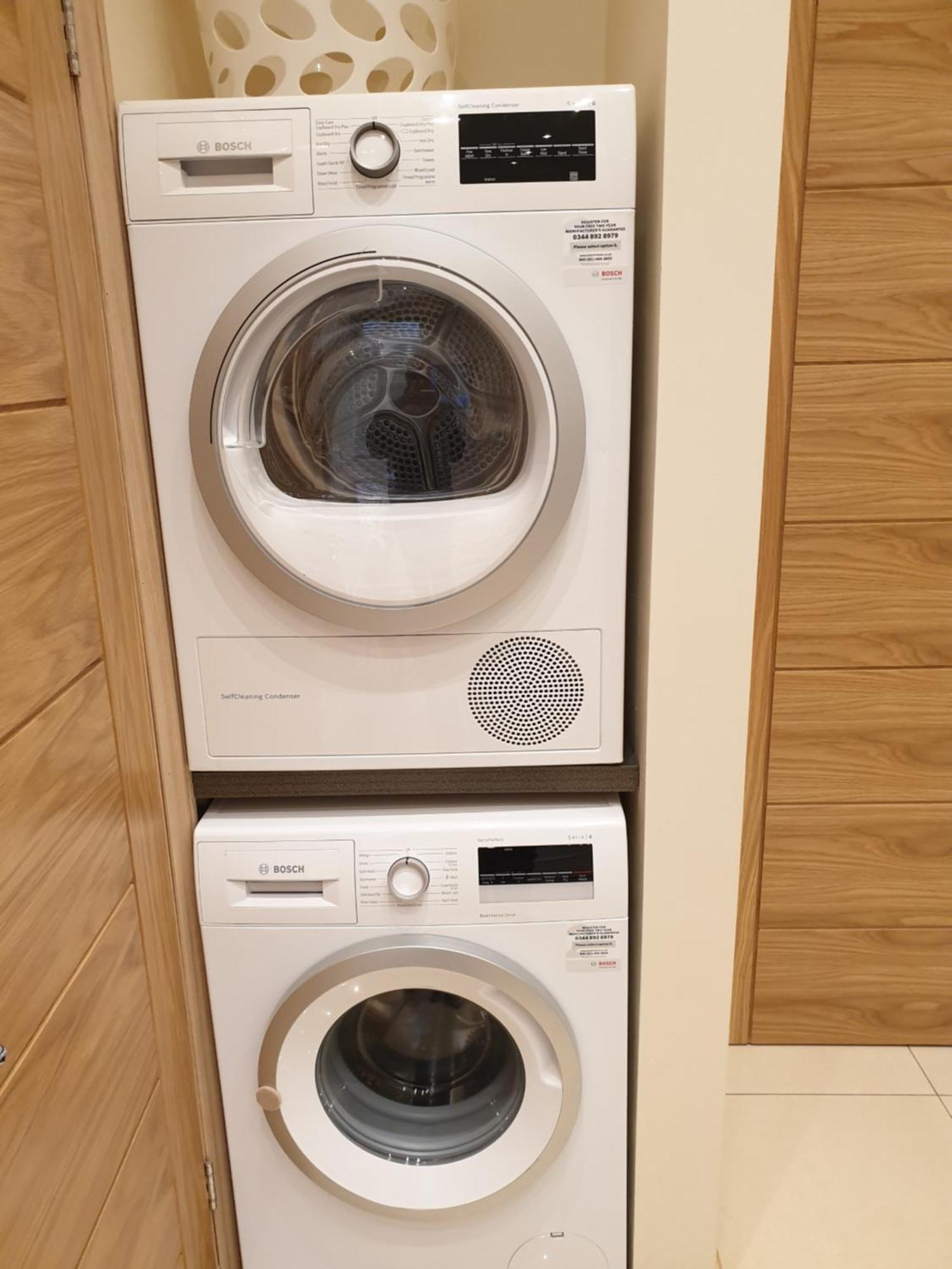 London Luxury Apartments 3 Bedroom Sleeps 8 With 3 Bathrooms 5 Mins Walk To Tube Station Free Parking Илфорд Екстериор снимка